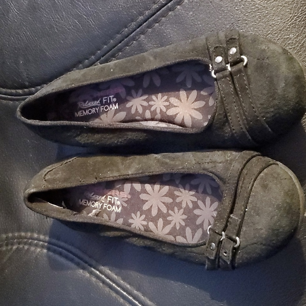 SKECHERS Size 6 - Picture 1 of 9
